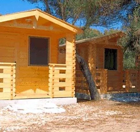 Surfing Huts Parikia (Paros)