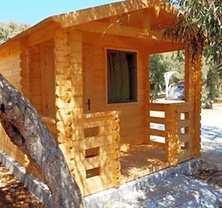 Surfing Huts Hotel 2*