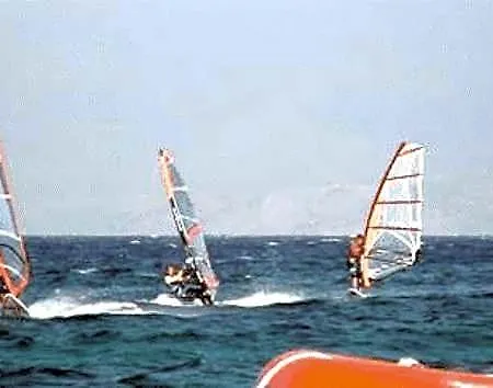 Hotel Surfing Huts Parikia (Paros)