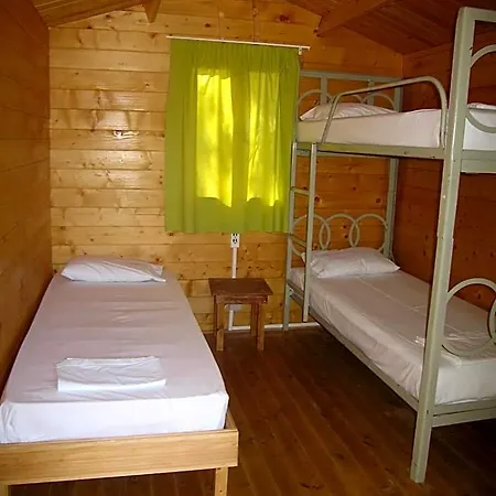 Surfing Huts Hotel 2*